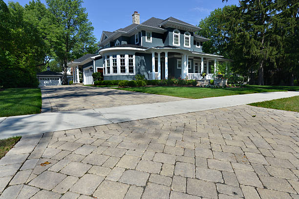 Professional Driveway Pavers in Lakewood Clu, MI